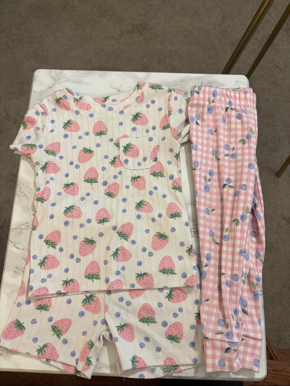 18month Strawberry Print Short Sleeve Pajama Set with Pink Gingham Leggings